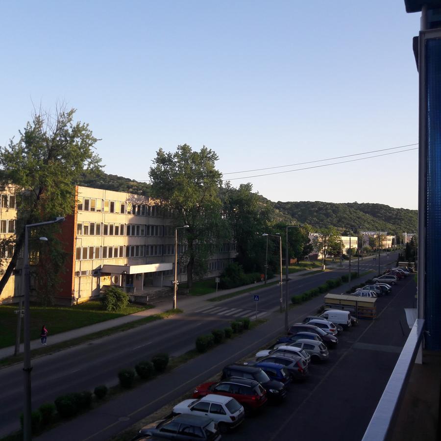 Studio 18 Apartman Kazincbarcika Dış mekan fotoğraf