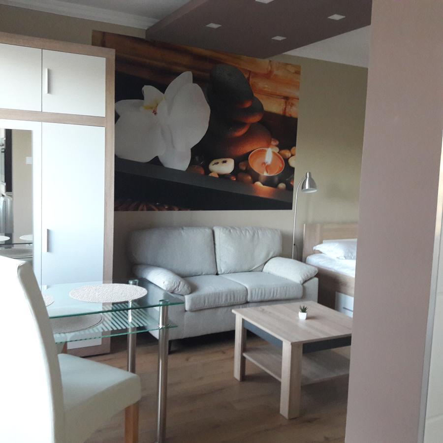 Studio 18 Apartman Kazincbarcika Dış mekan fotoğraf